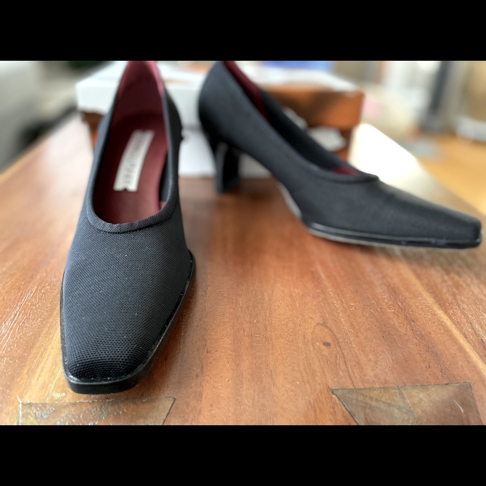 Donald J Pliner Black heels!